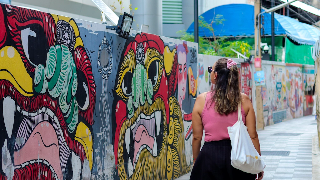 Talat Noi murals - Ale enjoying a walk around the cute street art