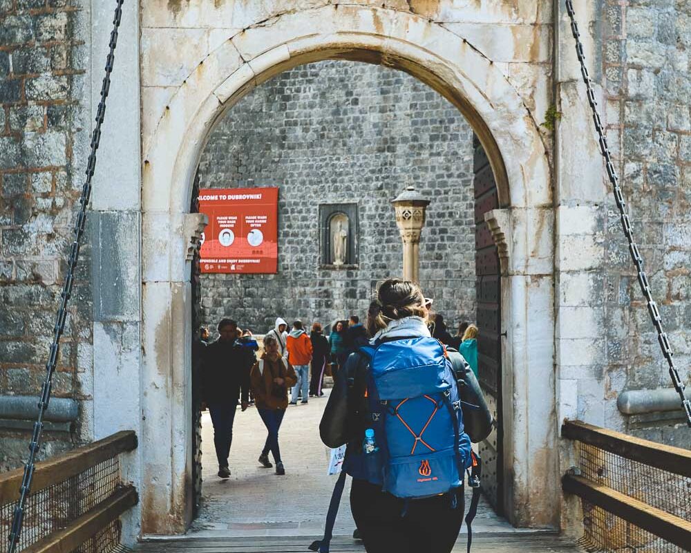 Backpacking in Croaita - Bimba entering Dubrovnik Old Town