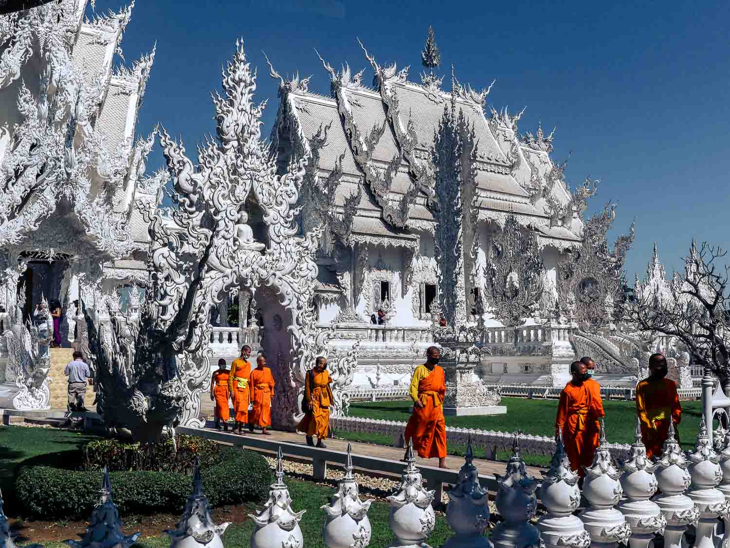 White Temple Chiang Rai Is It Worth The Crowds Honest Review White Temple Chiang Rai Is It Worth The Crowds Honest Review