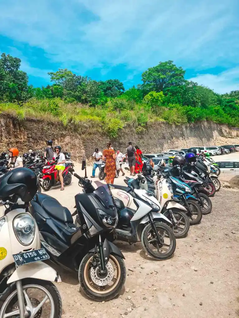 Parking in Diamond Beach Nusa Penida