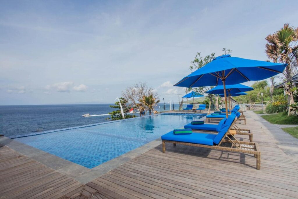 Where to stay in Nusa Penida? The Angkal Resort Nusa Penida is the perfect hotel for a luxury escape for couples.