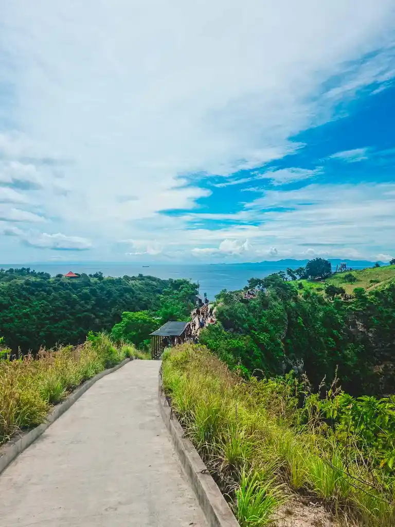 The road to Athu Beach Nusa Penida Island | Passport and Stamps