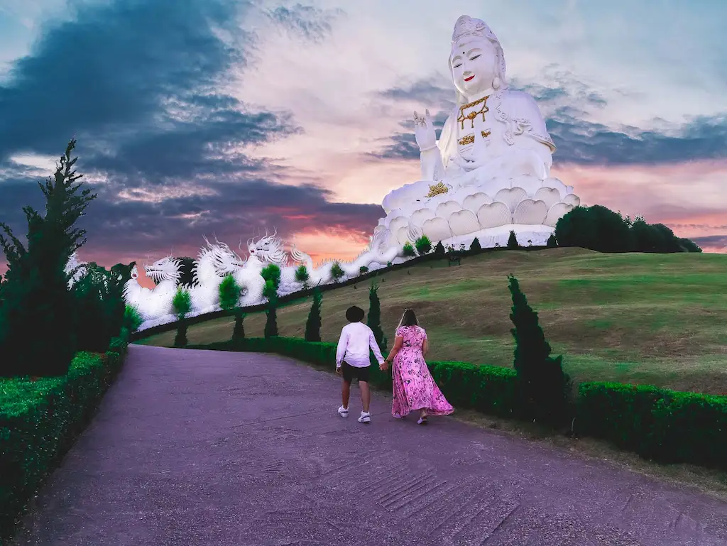 Wat Huay Pla Kang Toti and Ale Chiang Rai Wat Huay Pla Kang - Toti and Ale walking around the beautiful temple in Chiang Rai | Chiang Mai Vs Chiang Rai