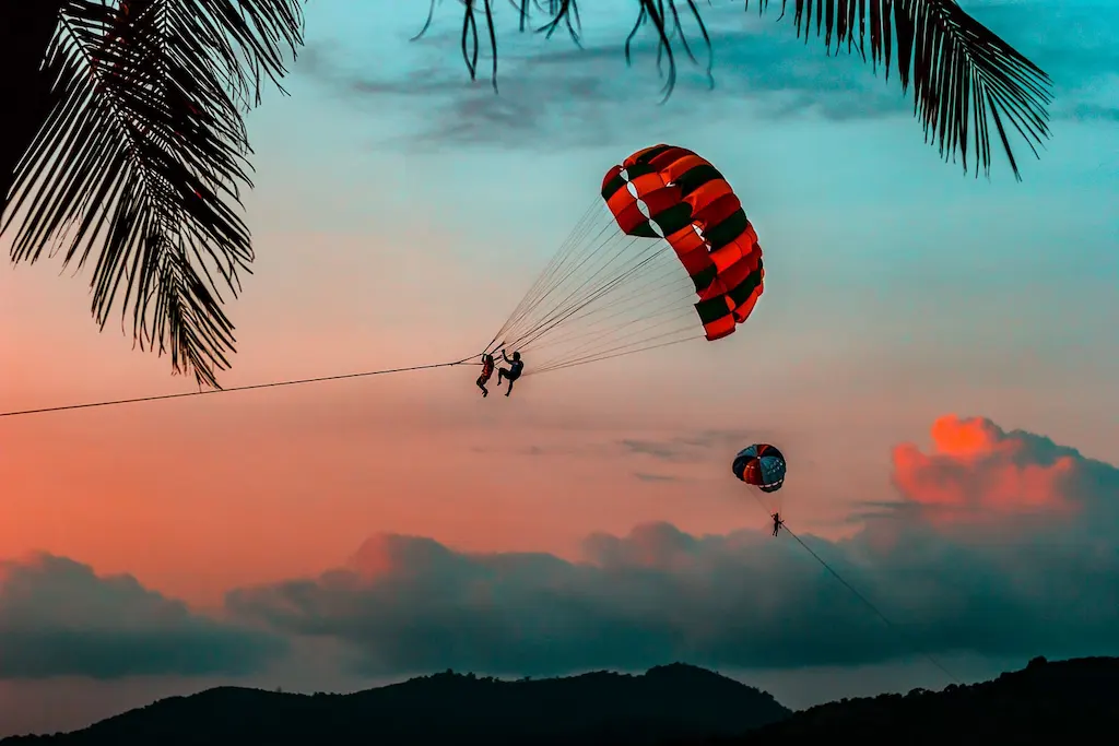 Have fun in Phuket travelling on a budget - For backpackers is very important to keep track of their expenses. Enjoy Phuket Without Breaking the Bank - Budget-Friendly Activities - Cheap Things to do in Phuket: Budget Travel Guide