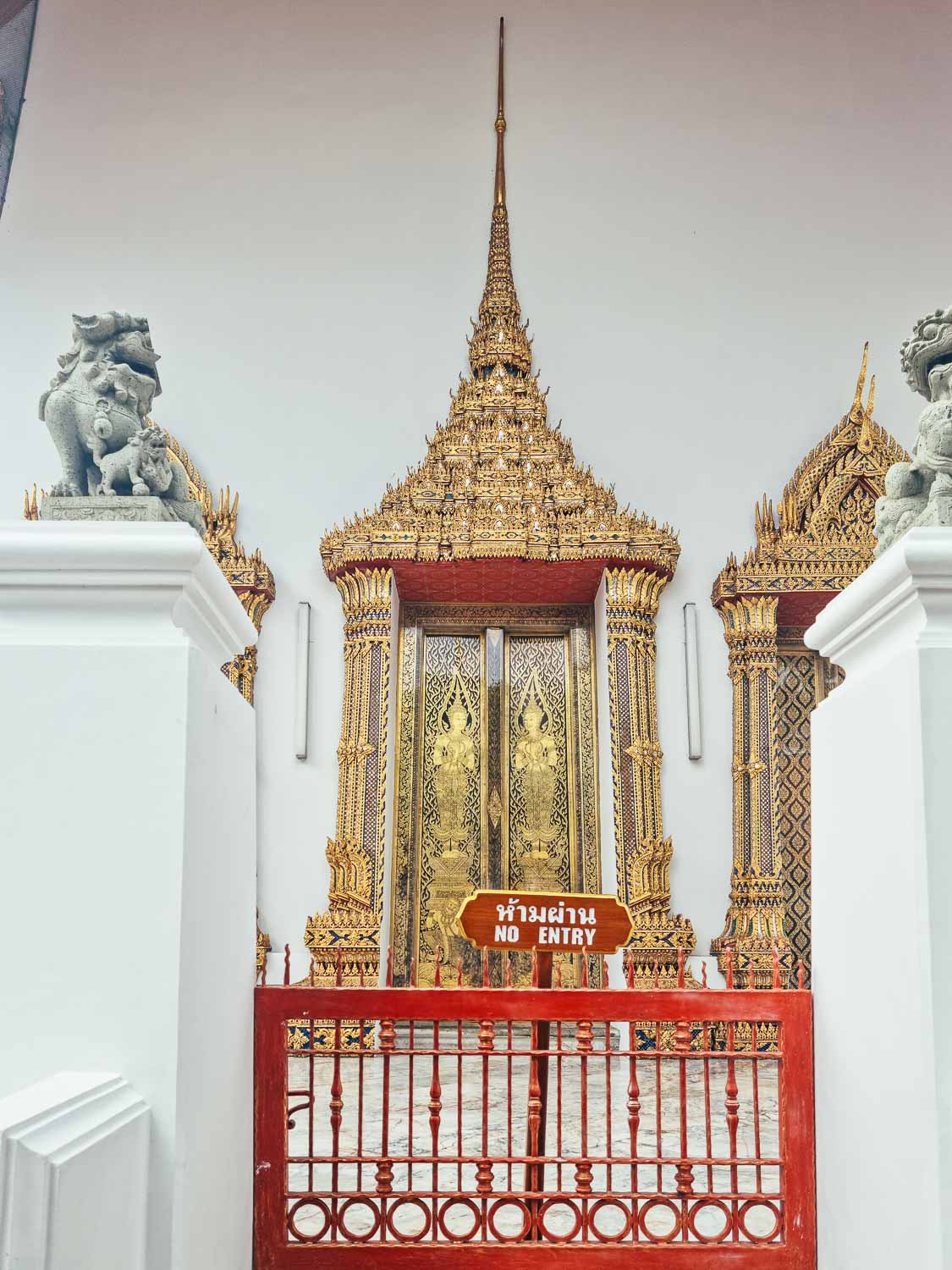 20221113 125653 Amazing details of Wat Pho temple Bangkok
