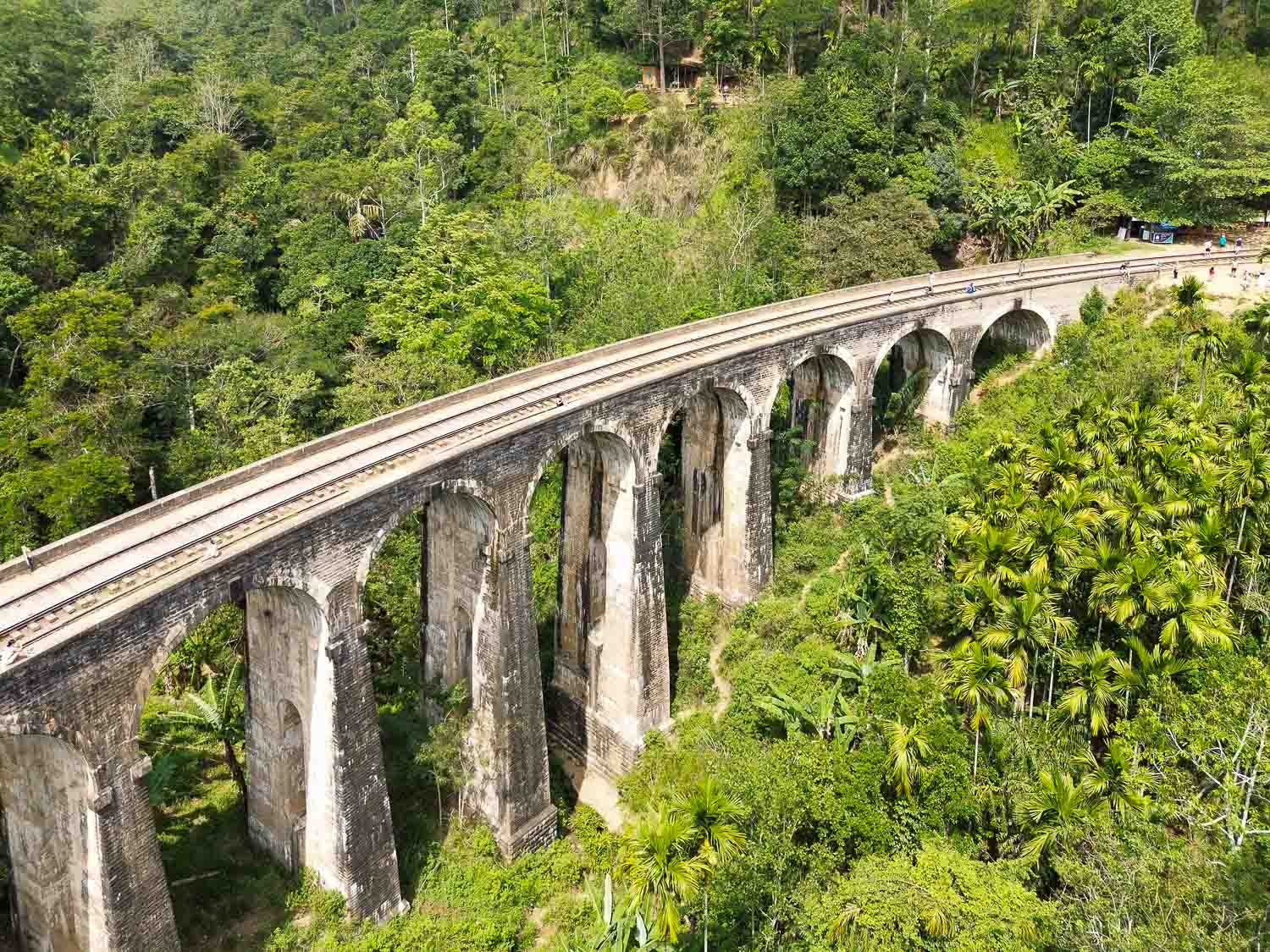 Nine Arch Bridge in Ella - The heart of Sri Lanka