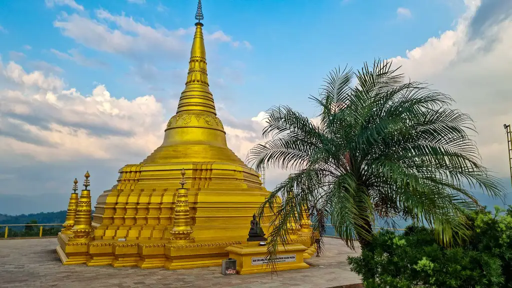 Golden Temple in Kandy Sri Lanka
