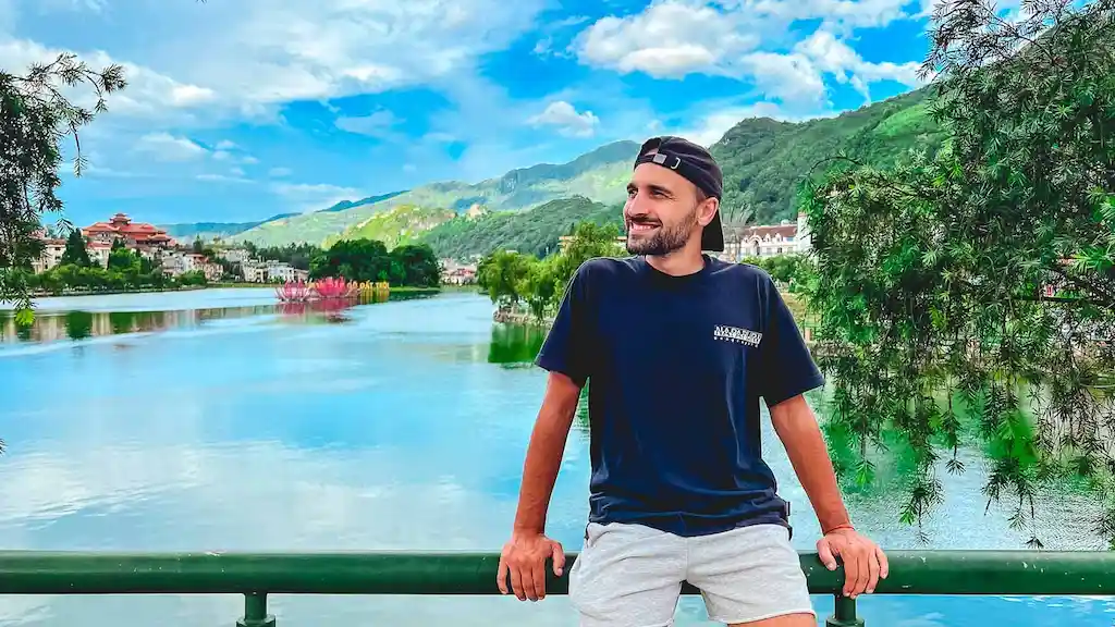 Sapa town lake walk