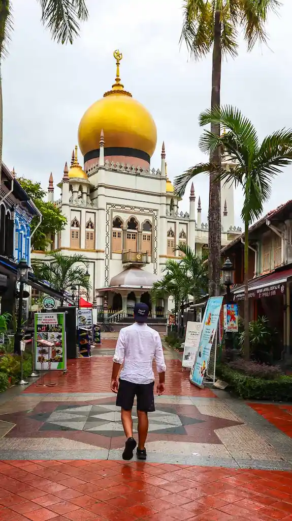 Toti walking towards Sultan Mosque in Singapore | Insatgrammable temples in Singapore