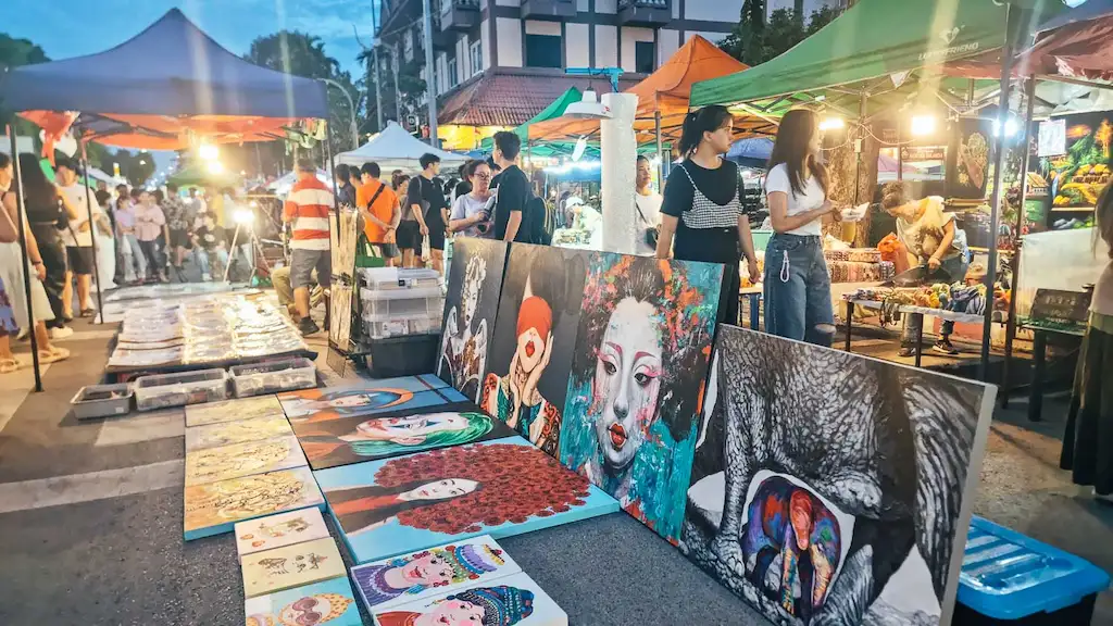 Chiang Mai vendors frames and paintings artistic and unique