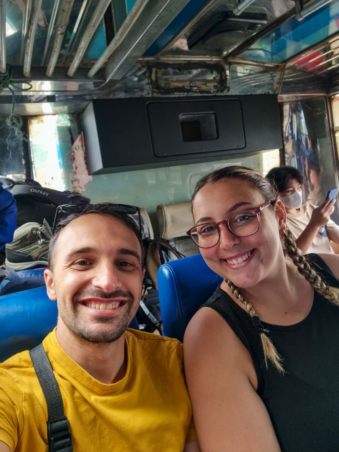 Toti and Ale on the bus from Chiang Rai to Laos