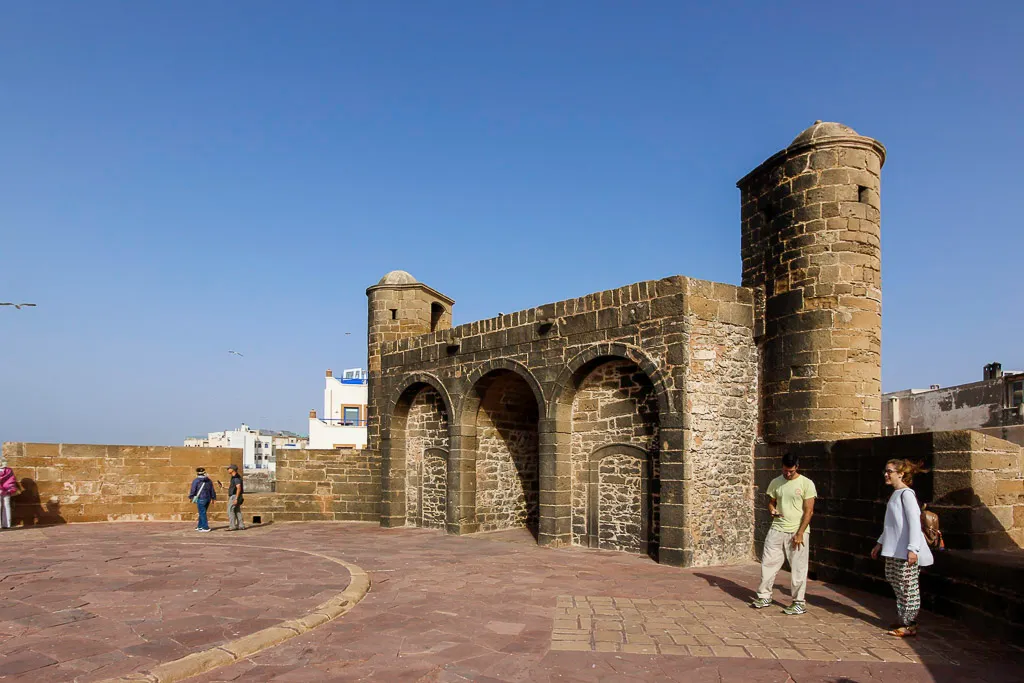 Walking Rempart Mogador in Essaouira