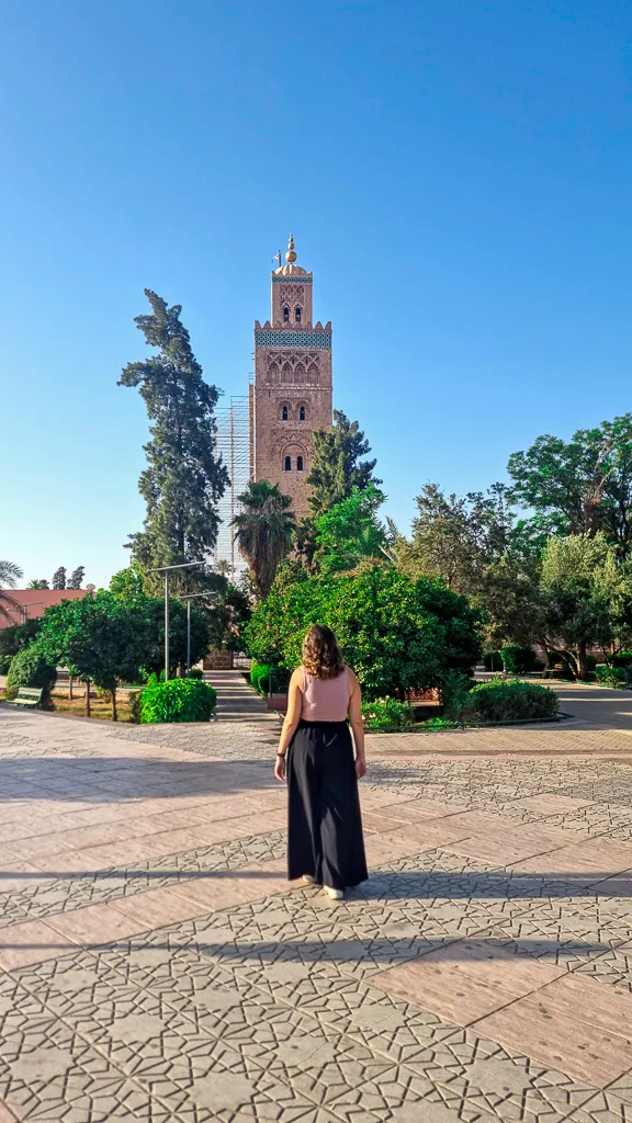 Ale walking towords Kutobia mosque Best cafes in Tamraght