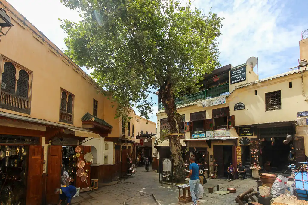 Getting around Fez - Visiting the square of Fez and grabbing a coffee in a local shop