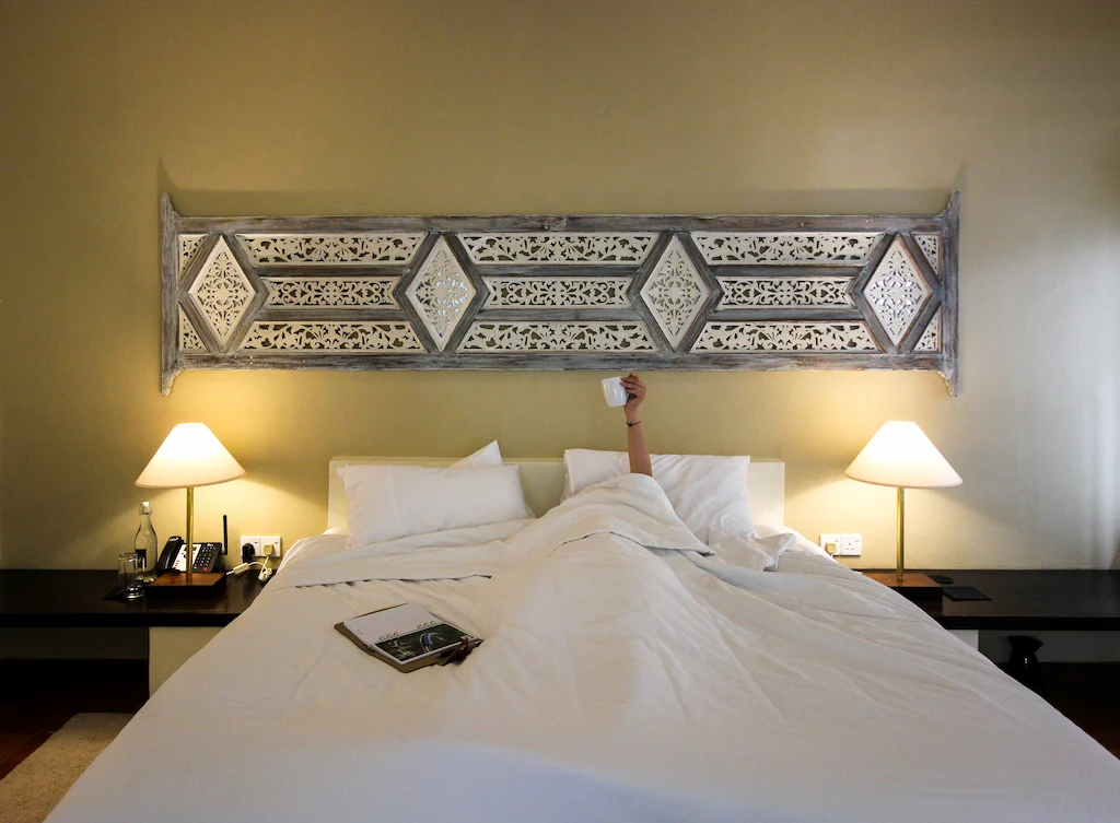 Bentota best rooms hotels Best boutique hotel in Bentota - Ale enjoying the bed at the Rock Villa Nyne hotel