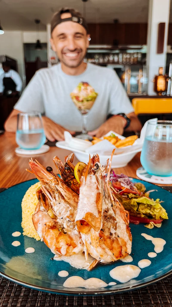 Lunch with a view in Mirissa Lunch at the Reveal Hotel - Enjoying the fresh prawn with rice