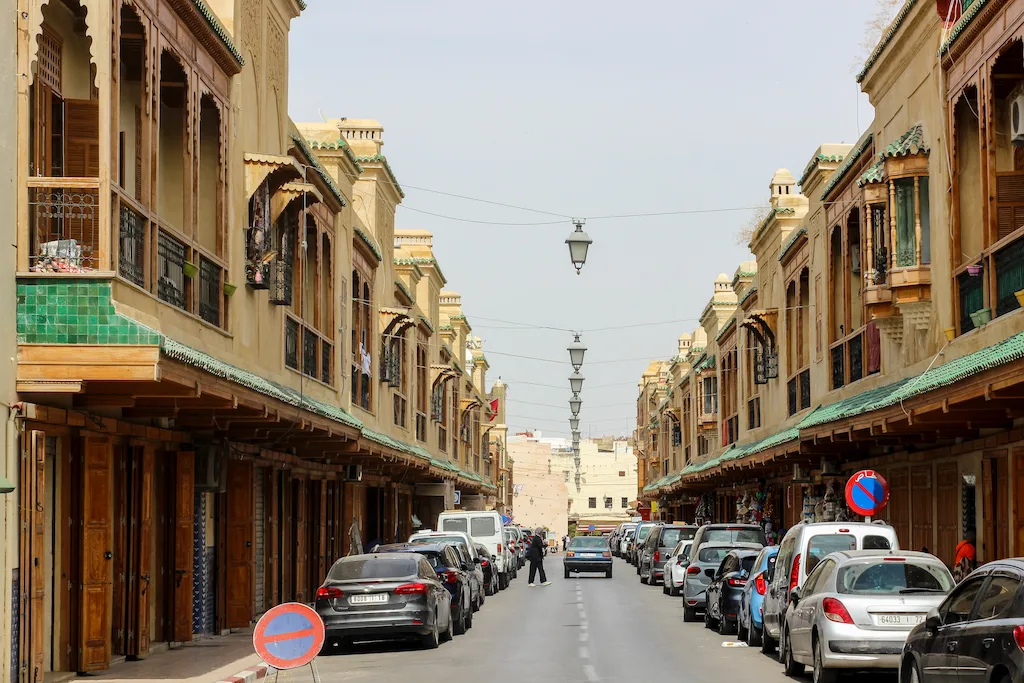 Rue Boukhissat for us one of the most instagrammable streets in Fes, where arabs and jewish lives together.