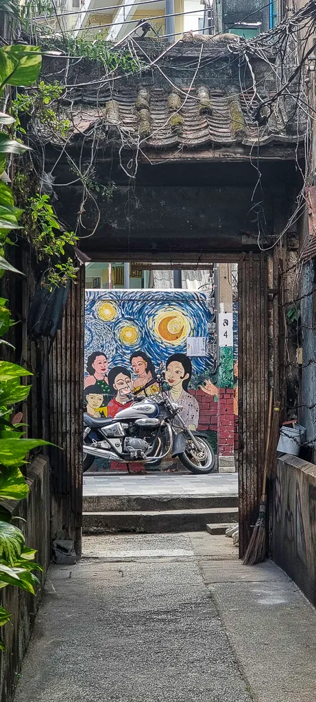 The hidden spot for street art in Talat Noi Gorgeous street art in Talat Noi Bangkok - A guide to Talad Noi in 2026