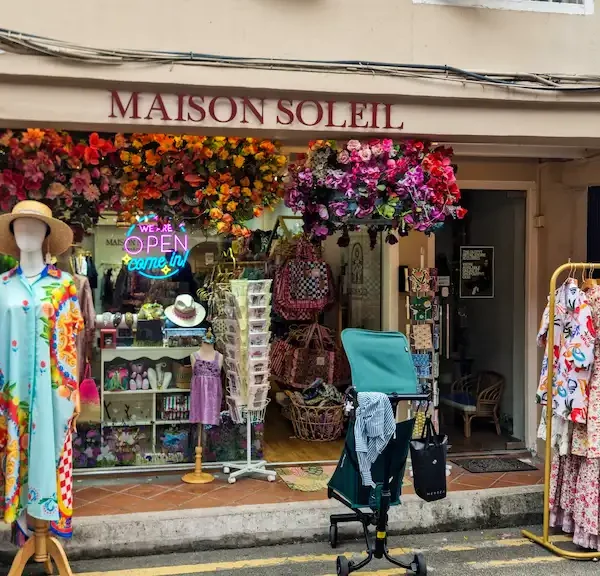 Doing shopping around Haji Lane in Singapore - Where to go shopping in Singapore