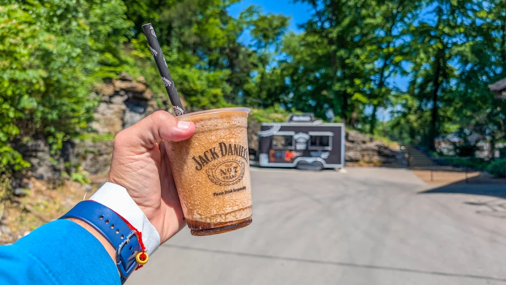 Jack Daniel's Distillery - Grabbing a fresh drink before the tour