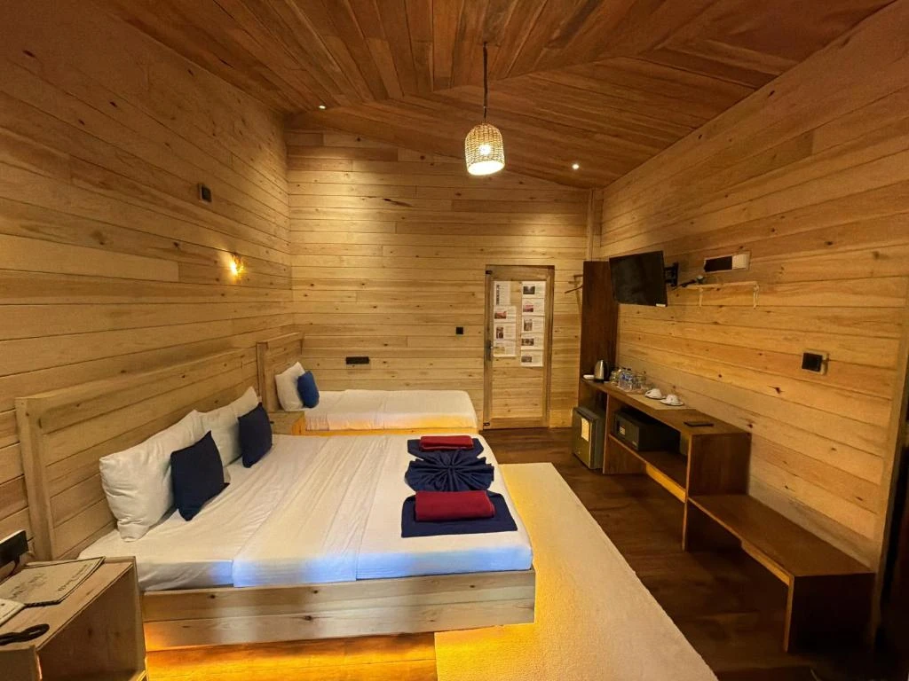 wood chalet ella Minimal design for family room at Wood Chalet in Ella - one of the cheapest accommodations in Ella but still comfortable